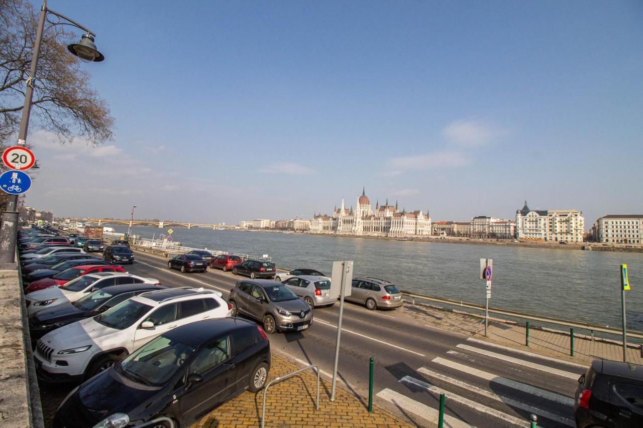 The River Budapest Luaran gambar